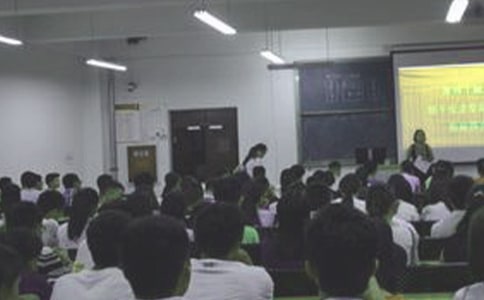 文艺部干事竞聘演讲稿(精选12篇)