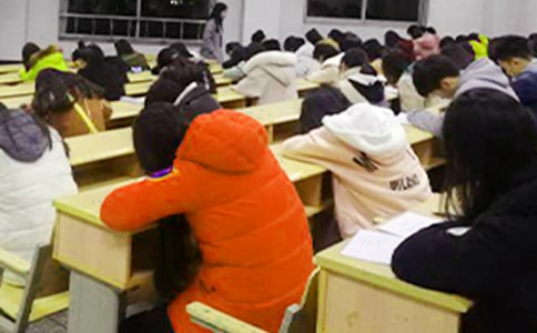 初中文化农民苦学7年高分通过国家司法考试